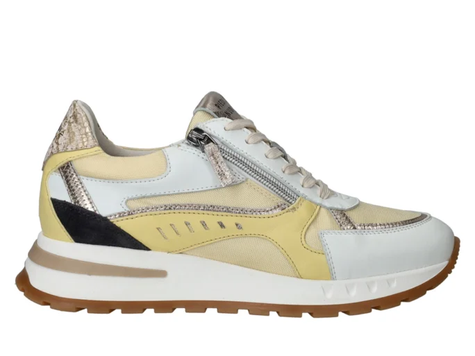 Piedi Nudi Mirren 04.02